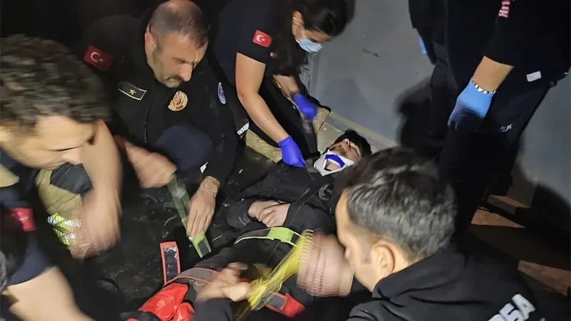 Asansör boşluğuna düşen genç ağır yaralandı