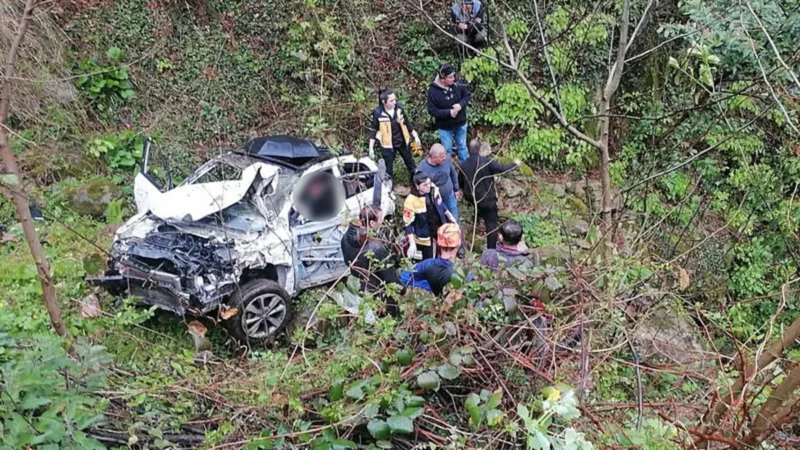 Ordu’da otomobil uçuruma yuvarlandı: Baba ve kızı hayatını kaybetti!