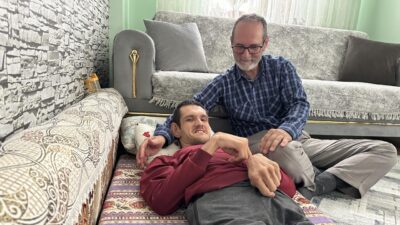 Engelli oğlu için hazırladığı aparatla gönülleri fethetti