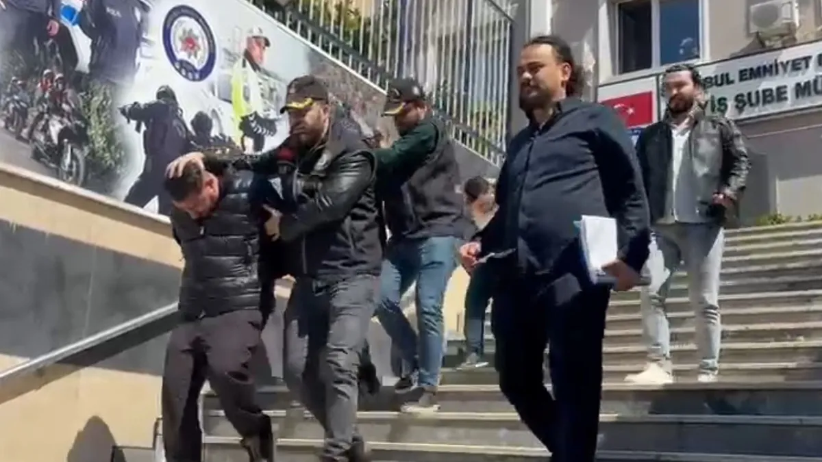 Üsküdar'da yol verme yüzünden çekici aracın şoförüyle kavga etmişti: Oto yıkmacıda aracı kurşunlandı!